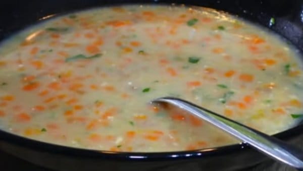 🍲 Кафанска телешка чорба – Вкусот на боемскиот Белград и тајниот рецепт на старите мајстори (Видео)