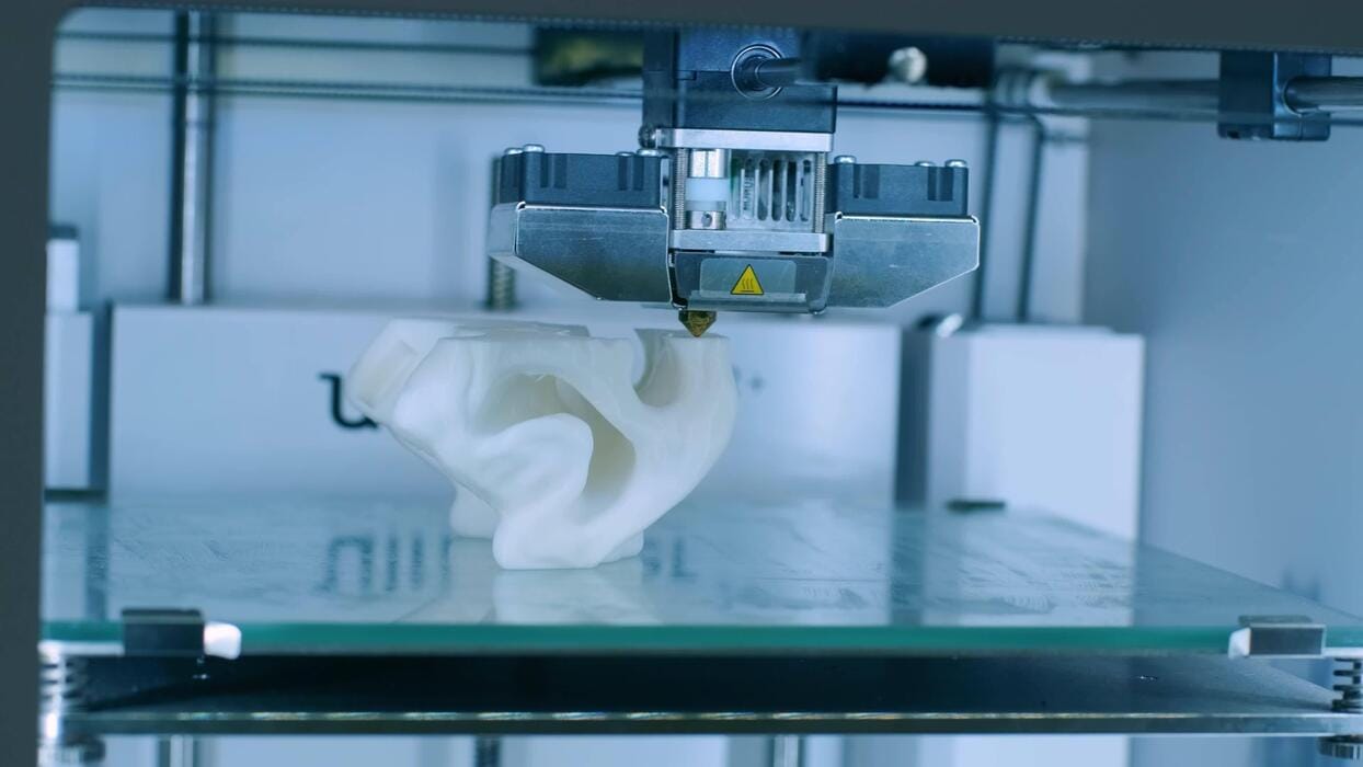 Водич низ 3D принтањето – Од револуционерна технологија до профитабилен бизнис во Македонија